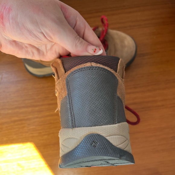 Women’s Columbia Newton Ridge Apmed Brown and Red Waterproof Hiking Boots 6.5 - Picture 14 of 15